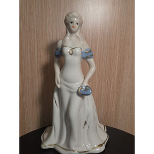Vintage Hand Painted Porcelain Ceramic Woman Figurine 6 3/8"